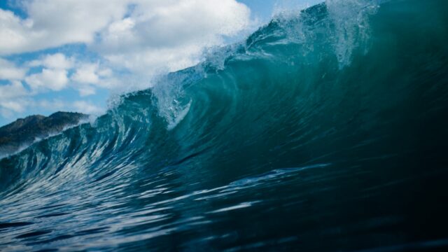 time lapse photography of ocean waves